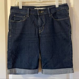 LEVIS Women’s Bermuda Jean Shorts Sewn Rolled Cuffs Size 8
